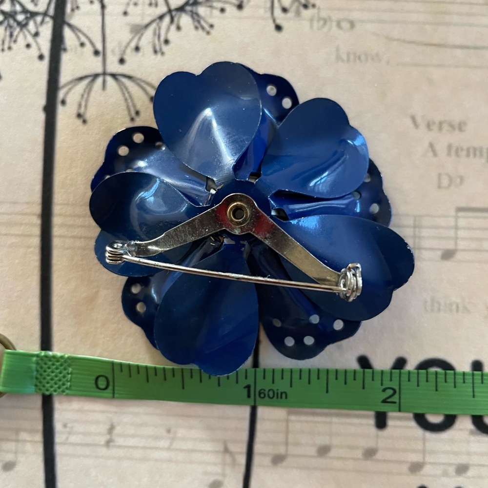 Enamel floral brooch - Picture 3 of 3